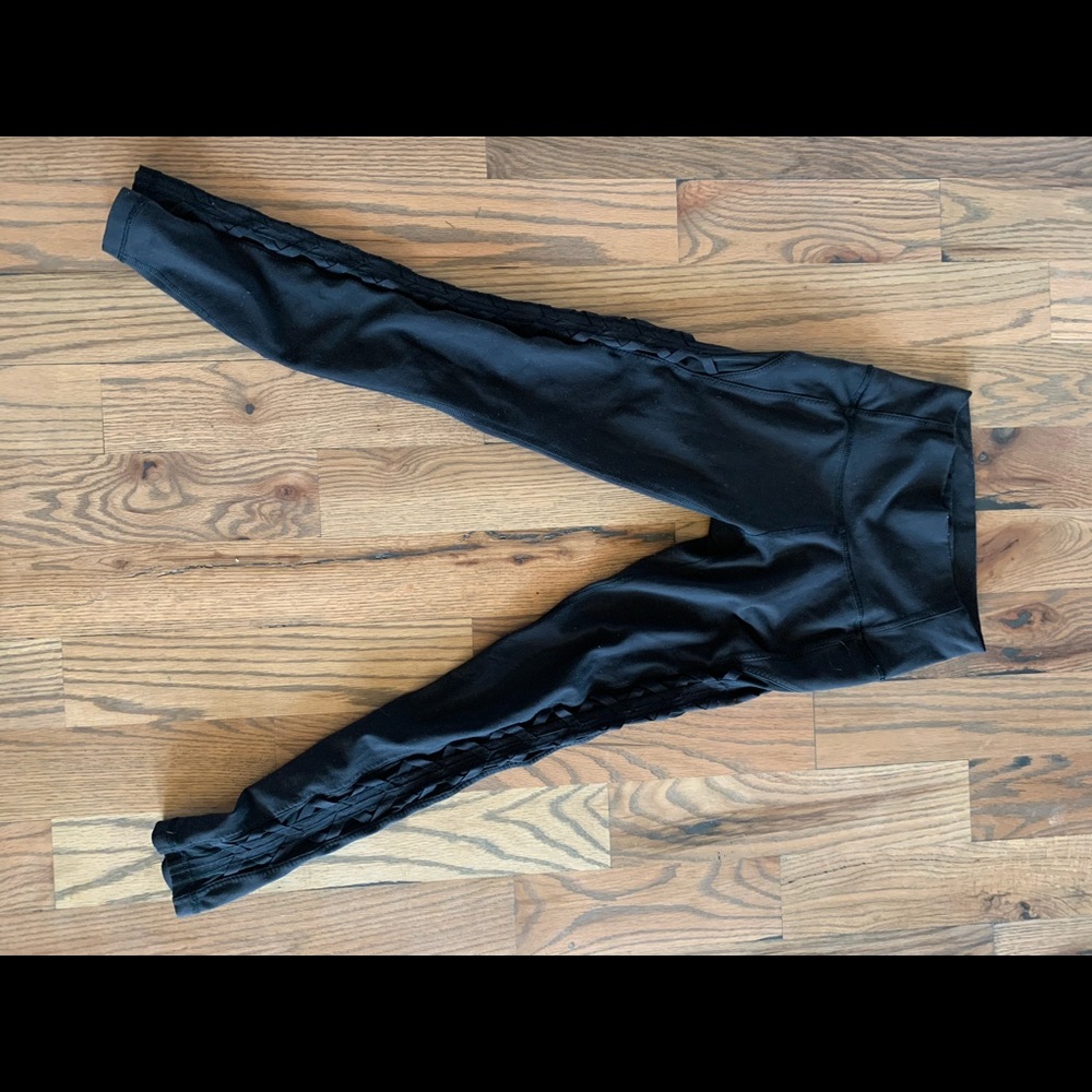 Lululemon leggings w mesh sides
